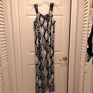 Elegant Black and White Patterned Maxi Dress